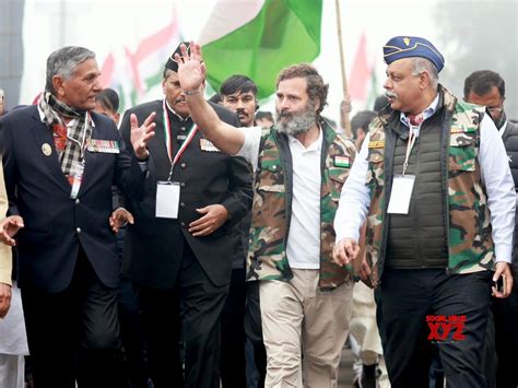 Nuh Congress Leader Rahul Gandhi Along With Ex Servicemen During The Bharat Jodo Yatra