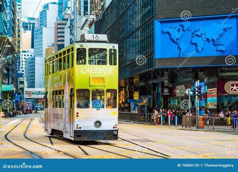 Tranvía Del Autobús De Dos Pisos De Hong Kong En Central Imagen