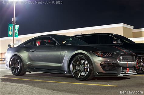 Grey Ford Mustang Shelby Gt350