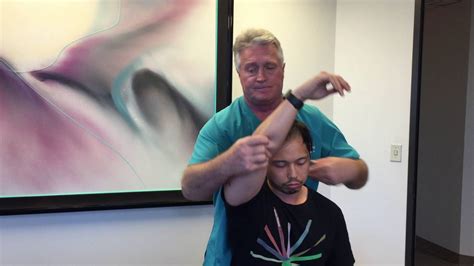 Houston Youtuber Gets First Time Chiropractic Adjustment And Ring Dinger