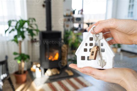 Schl Ssel Zum Haus Mit Schl Sselanh Nger Vor Dem Hintergrund Des