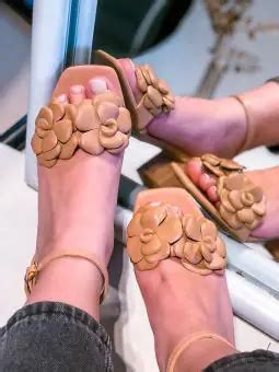 Sandália Salto Bloco cm Nude Flor Nude em Couro Depp