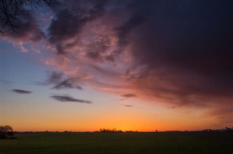 Papel de parede luz solar panorama Pôr do sol céu campo nascer