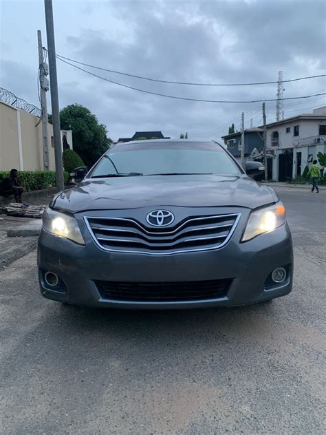 Registered Toyota Camry Xle V Thumbstart Leather Seats M