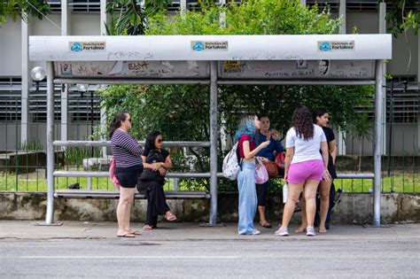 Mais da metade das linhas de ônibus de Fortaleza sofreram redução de