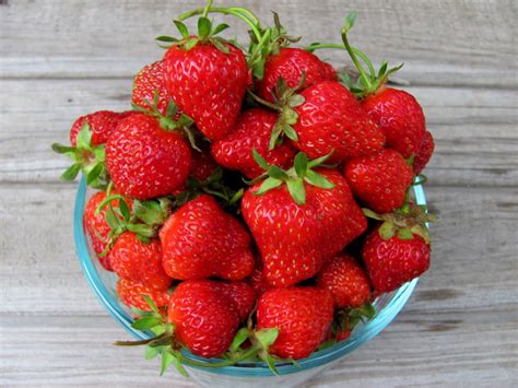 Sweet Domesticity: Old Fashioned Strawberry Jam