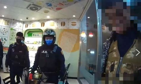 趁火鍋店快打烊 嫌持辣椒水搶包與女店長拉扯亮刀威脅逃