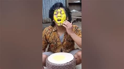 Si Bapa Kena Tai Mencret Di Muka Shorts Komedi Youtube