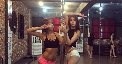 9 Hot Sexy Kwon Eunbin Bikini Pics