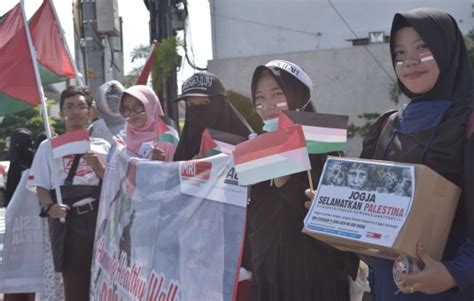 Relawan Mri Act Diy Gelar Aksi Long March Untuk Palestina Bernasnews