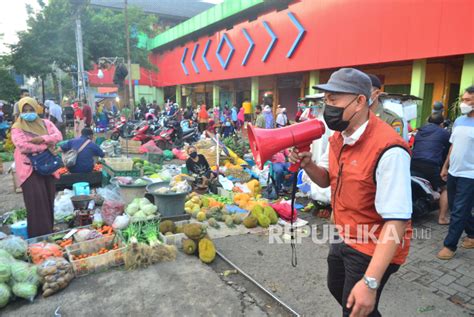 Aktivitas Jual Beli Pasar Tradisional Di Kudus Bergeliat Republika Online