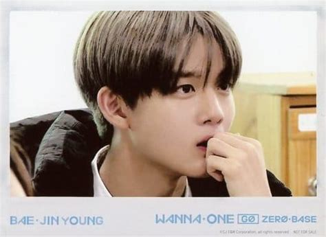 駿河屋 Wanna One ペ・ジニョン Bae Jin Young 横型・サイズ 80×110 Dvd「wanna One Go