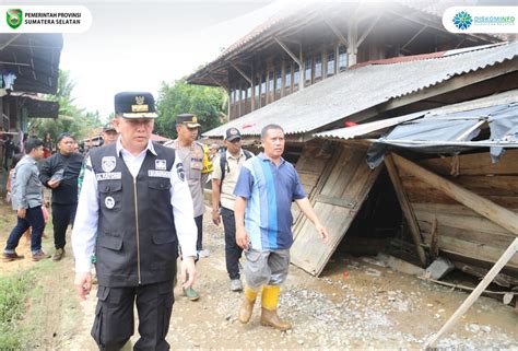 Tinjau Korban Banjir Oku Pj Gubernur Fatoni Segera Maksimalkan