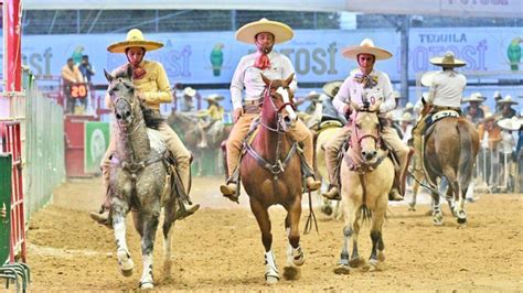 Asiste A La Primera Charreada Del A O En El Rancho El Pitayo Sociales