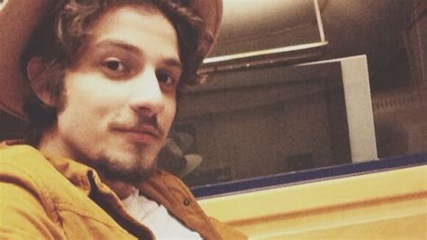 Chay Suede revela ter preferência por morenas Gosto que seja difícil