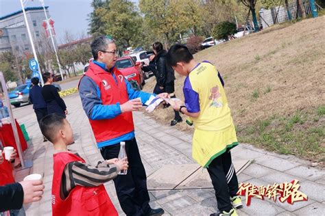 万名雷锋志愿者徒步寻找雷锋精神根源 全民健身 新湖南