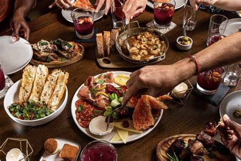 31 Best Bottomless Brunch Spots in NYC (2024) - Dana Berez