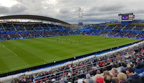 Kviz Pogodi Nazive Stadiona Poznatih Fudbalskih Klubova Zabavnik Kviz