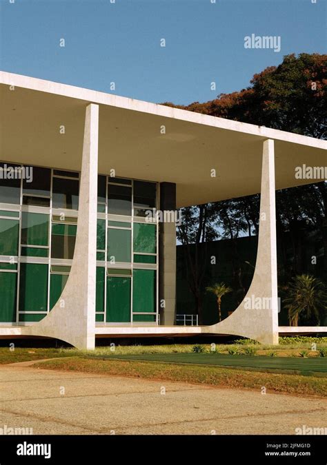 Architecture designed by Oscar Niemeyer Stock Photo - Alamy