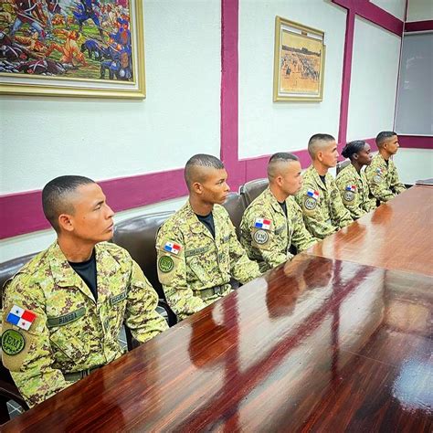 ReuniÓn Con Los Cadetes PanameÑos Y Oficiales Superiores De La Escuela