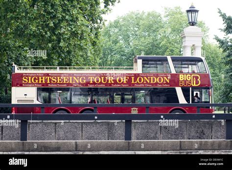 London Sightseeing Tour Bus Stock Photo - Alamy