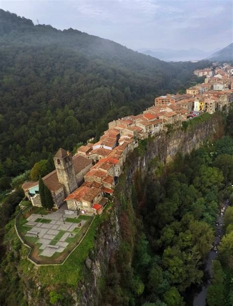 Castellfollit De La Roca Costa Brava Girona Pyrenees