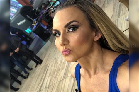 Michelle Vieth presume la foto más sexy del día