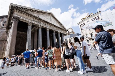 Da Oggi L Ingresso Al Pantheon Di Roma A Pagamento Orari Prezzi Dei