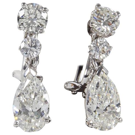 Pear Shape Diamond Dangle Drop Earrings Gia Certified For Sale At 1stdibs Pear Shaped Diamond