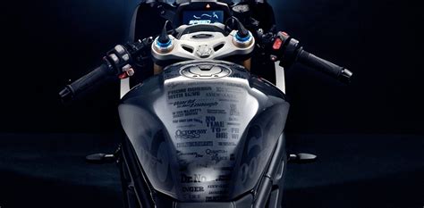 Triumph Präsentiert Die Speed Triple 1200 Rr Bond Edition Als Exklusive Sonderserie Zum 60