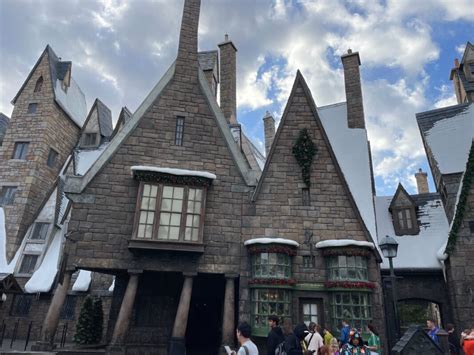 PHOTOS Holiday Décor Begins to Arrive in The Wizarding World of Harry