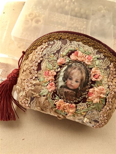 2457 best Flower & Ribbon Crafts images on Pinterest | Embroidery, Ribbons and Ribbon flower