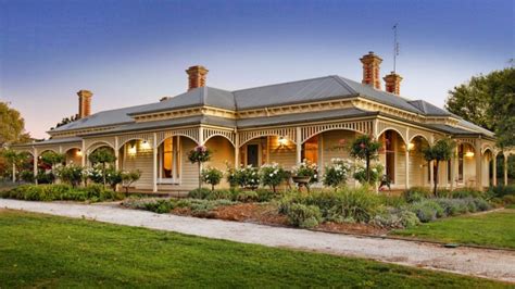 Luxury By A Country Mile With Historic Mansions In Rural Victoria