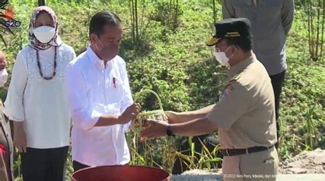 Anies Dapat Giliran Pertama Yang Serahkan Air Dan Tanah Ke Jokowi Di