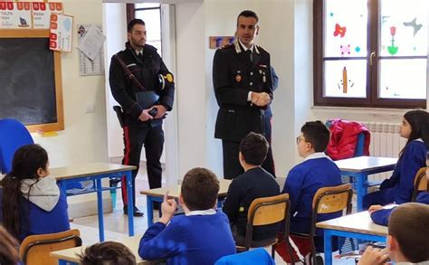 Carabinieri Nelle Scuole Promuovere La Cultura Della Legalit Tra I