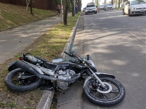 Jovem Sofre Ferimentos Graves Em Acidente Moto No Bairro Bom Retiro