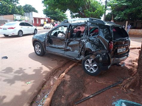 Idoso fica ferido em colisão caminhão em cruzamento de Campo Grande