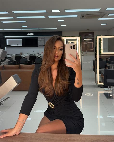 Larissa Santos | Vivendo o melhor réveillon do Brasil | Instagram