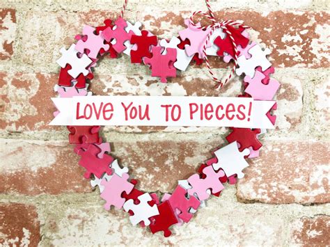 Fun DIY How To Make A Heart Wreath With Puzzle Pieces Hispana Global