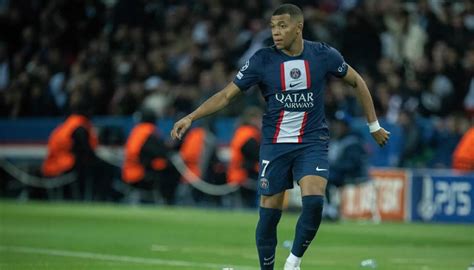 Kylian Mbappe Vertrag sorgt für PSG Rekordverlust