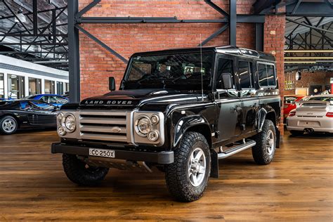 Land Rover Defender Black (4) - Richmonds