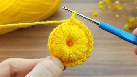 Wow Very Easy Crochet Daisy Motif Making Crochet Knitting Youtube