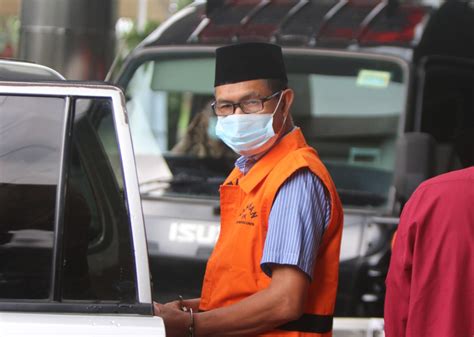 FOTO Pemeriksaan Perdana 15 Mantan Dan Anggota DPRD Muara Enim Di KPK