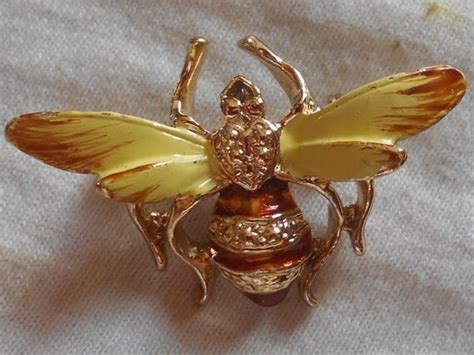 Vintage Bumble Bee Brooch Honey Bee Pin Insect Jewelry