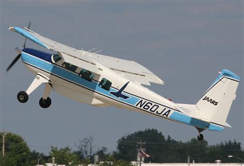 Helio Courier, pictures, technical data, history - Barrie Aircraft Museum