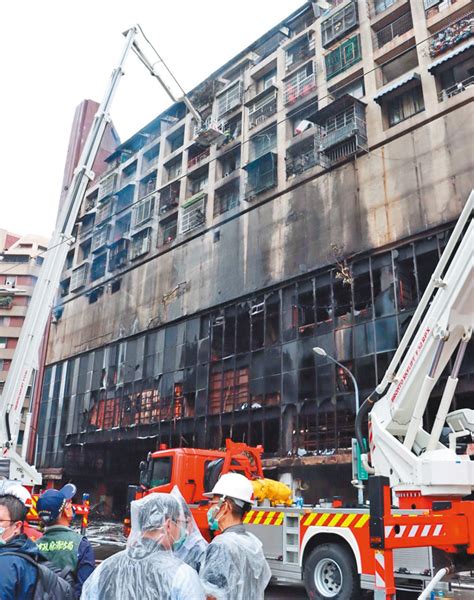 25年來最嚴重 高市城中城大樓惡火 釀46死 ─時事─國內新聞20211015──財團法人國語日報社