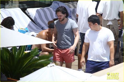 Kit Harington Goes Shirtless Bares Ripped Body Again In Rio Photo 3545922 Kit Harington