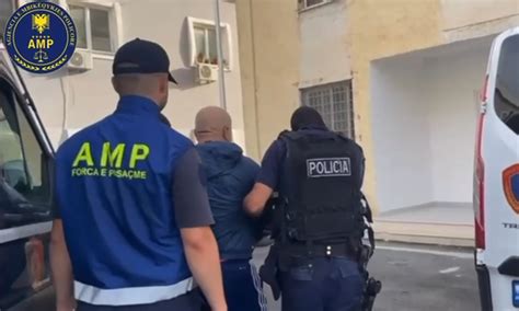 Pamjet Si u arrestua polici në Vlorë përndiqte dhe përplasi me makinë