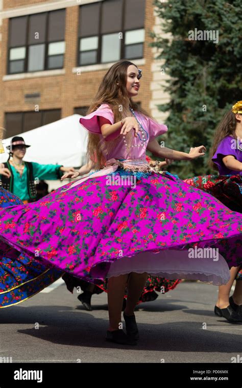 Whiting Indiana Usa July 28 2018 Men And Women Wearing Traditional