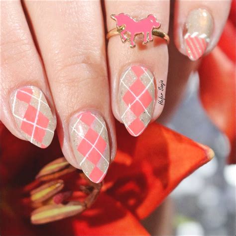 Preppy Argyle - My polished nails